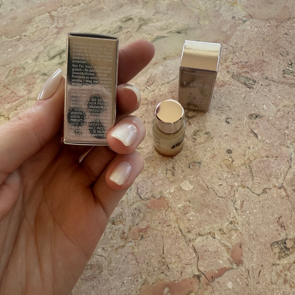 La Mer Genaissance Infused Lotion mini 0.17 oz / 5ml x2 - Picture 4 of 6